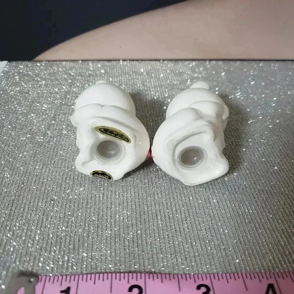 Bunny Salt and Pepper Shakers - Picture 7 of 7